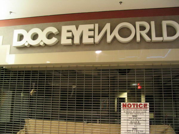 Wonderland Mall (Wonderland Shopping Center) - 2004 Photo (newer photo)